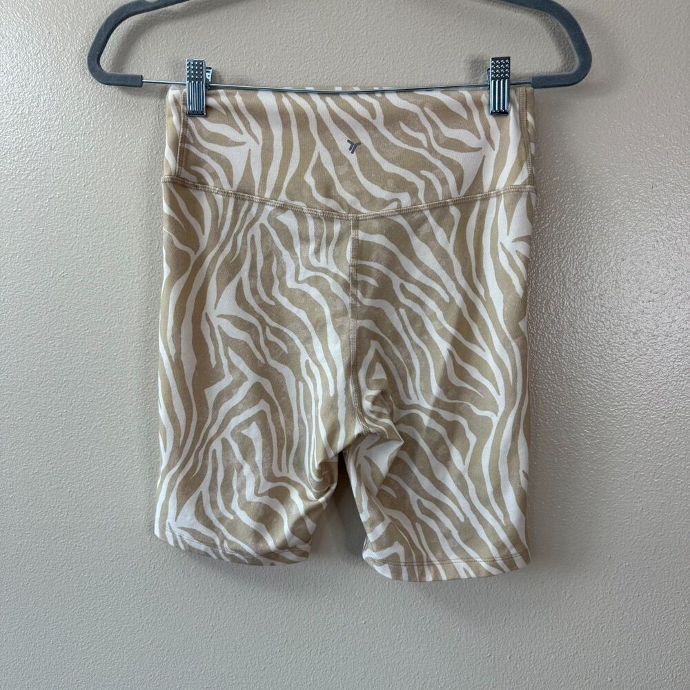 Old Navy Powerchill Cream Zebra Print Extra High-Rise Bike Shorts - Picture 2 of 3